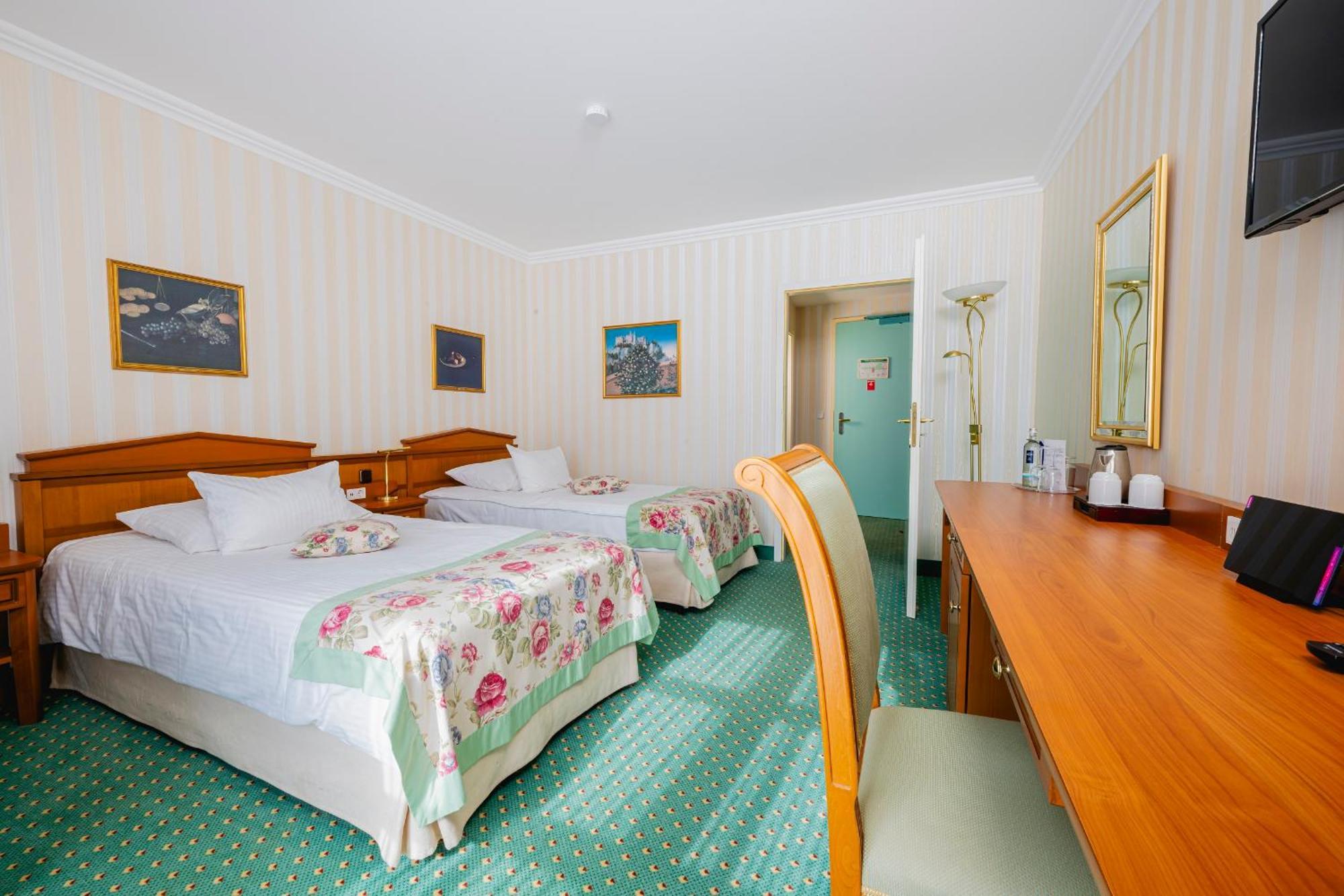Hotel Am Schlosspark غوتا المظهر الخارجي الصورة