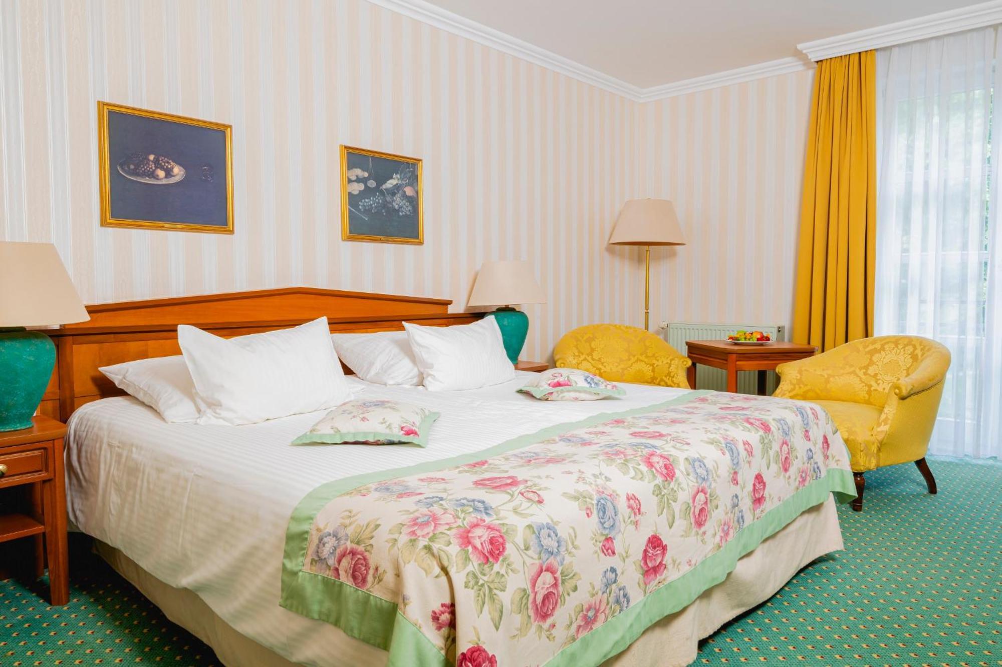 Hotel Am Schlosspark غوتا المظهر الخارجي الصورة