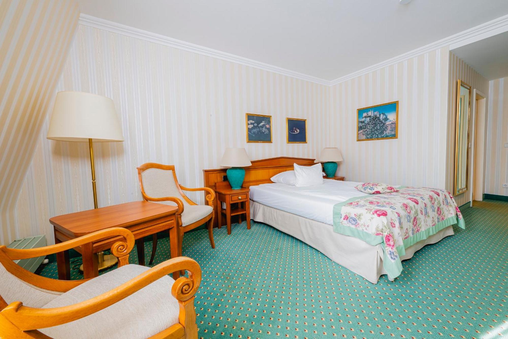 Hotel Am Schlosspark غوتا المظهر الخارجي الصورة